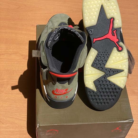 Jordan Retro 6 Travis Scott - Picture 11 of 14